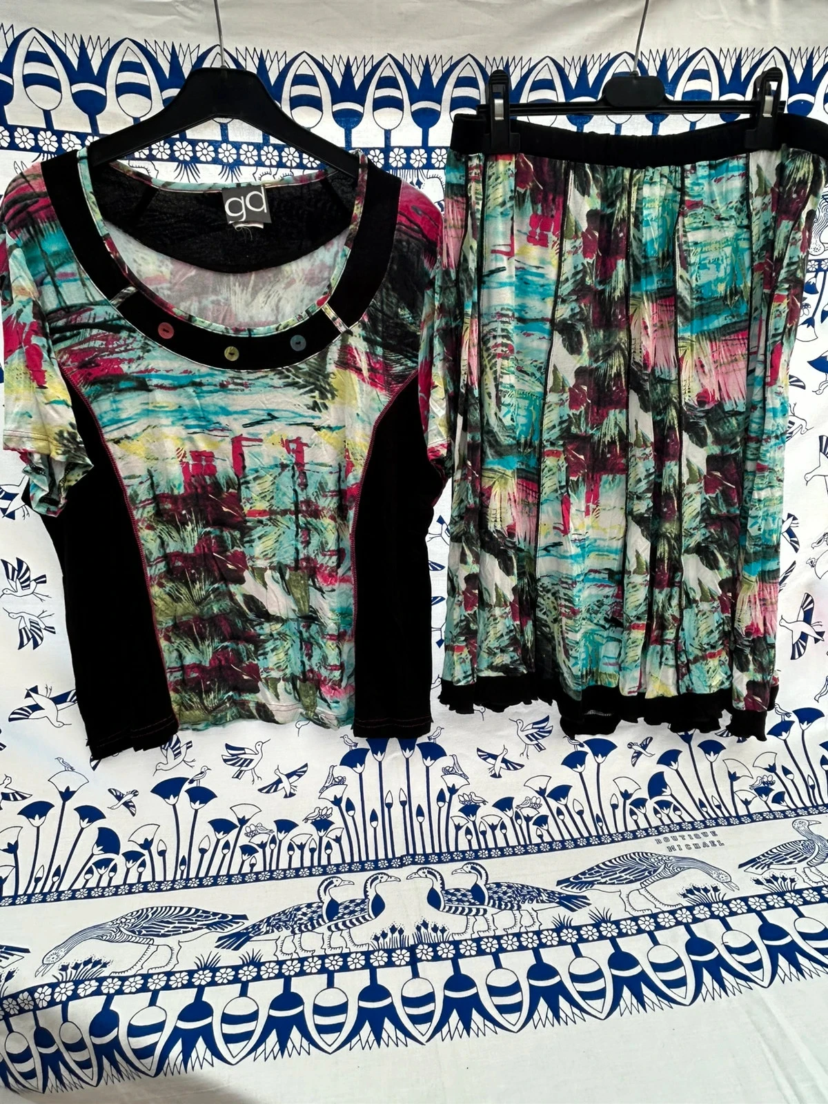 costume 46/3XL GD très bon état femme noir et multicolore
